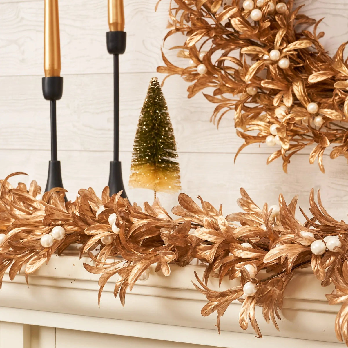 Yulemere Shiny Metallic Gold Boxwood and Pearl White Christmas Wreath detail view 4