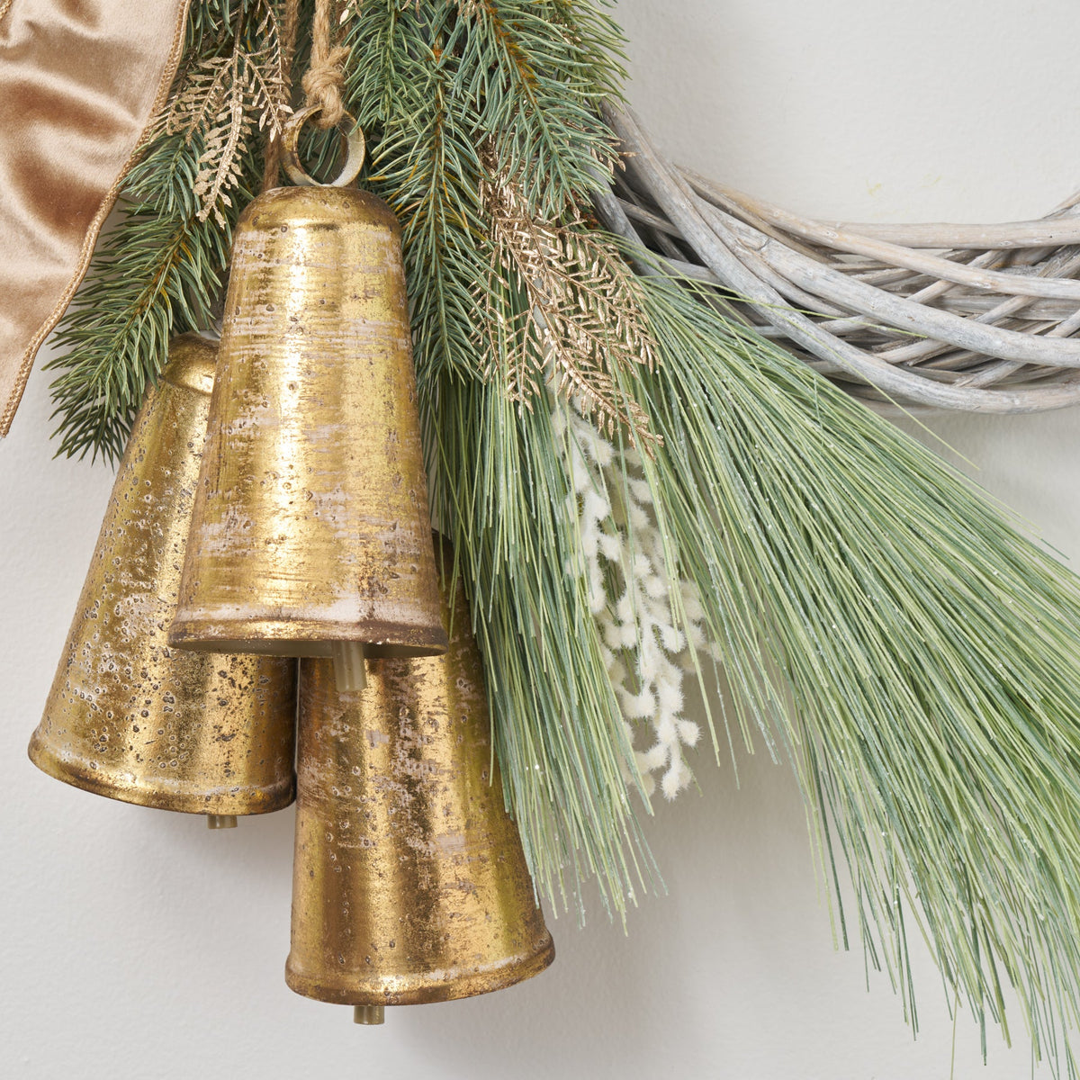 Yulemere Merry Bells Keep Ringing Christmas Wall Wreath detail view 3