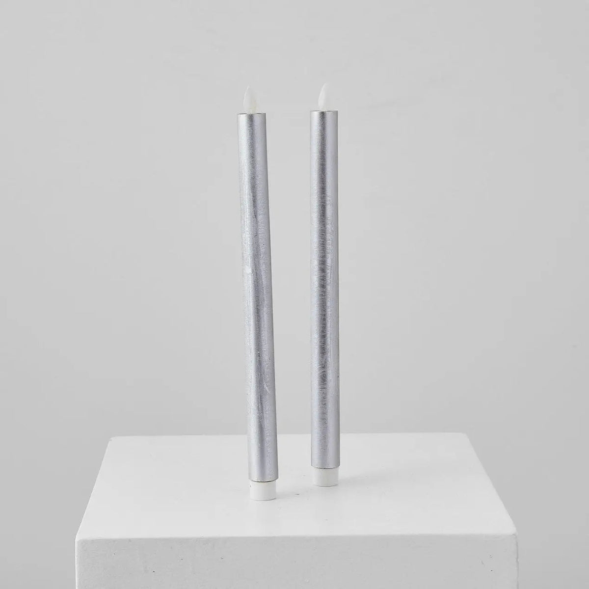 Yulemere Moving Flameless LED Silver 14 Inch Taper Candles detail view 2