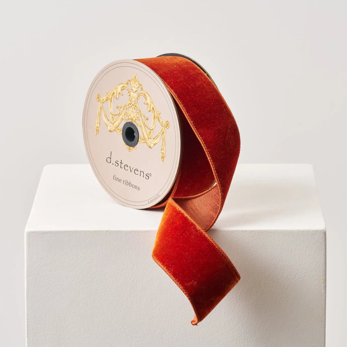 Yulemere Bittersweet Burnt Orange Velvet 10 Yard Wire Lined Holiday Bow overall view