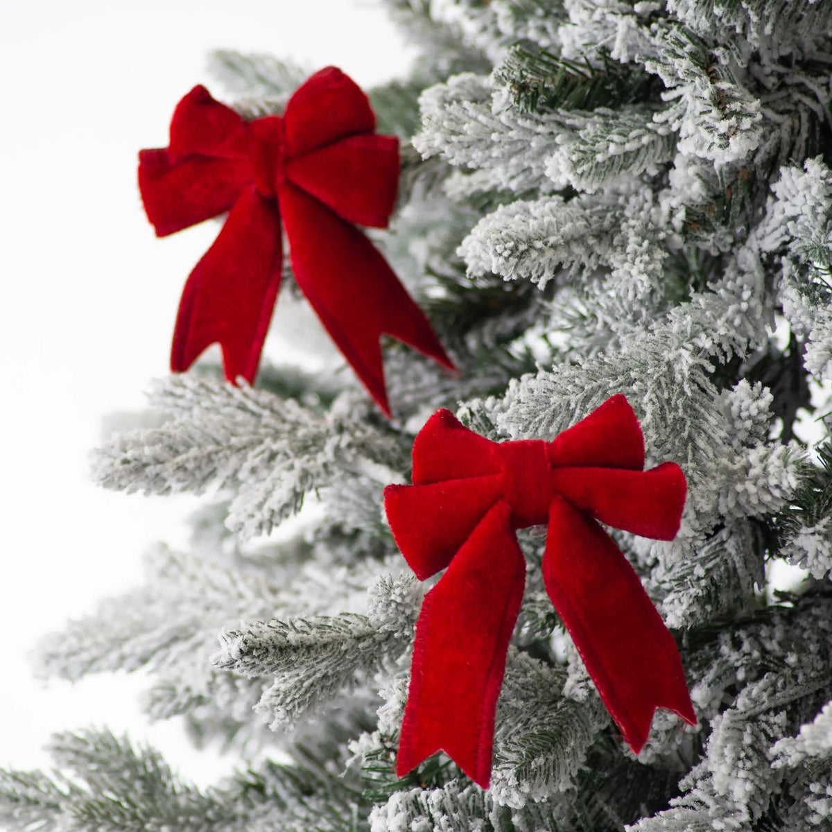 Yulemere Set of 2 Small Classic Red Velvet Bow Clip Christmas Ornament overall view