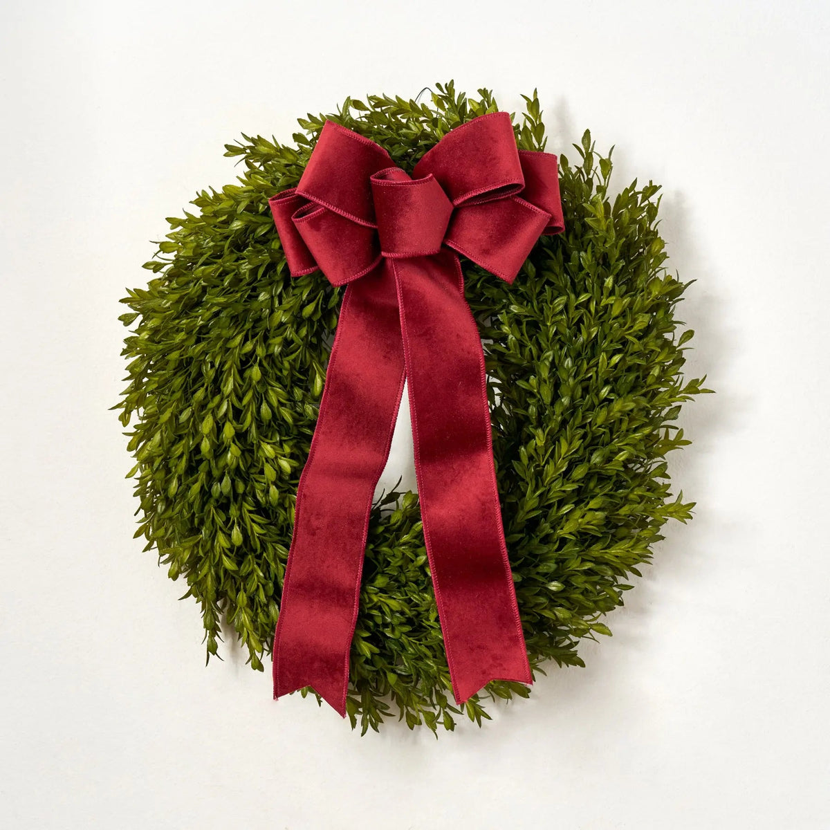 Yulemere Realistic English Boxwood Leaf Christmas Wreath 18 Inch detail view 2