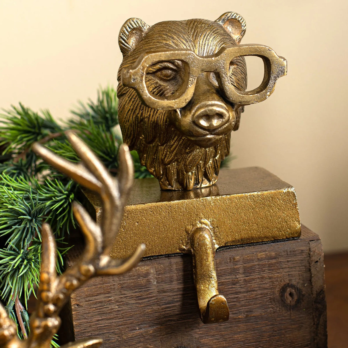 Yulemere Bronzed Aluminum Stocking Holders detail view 7