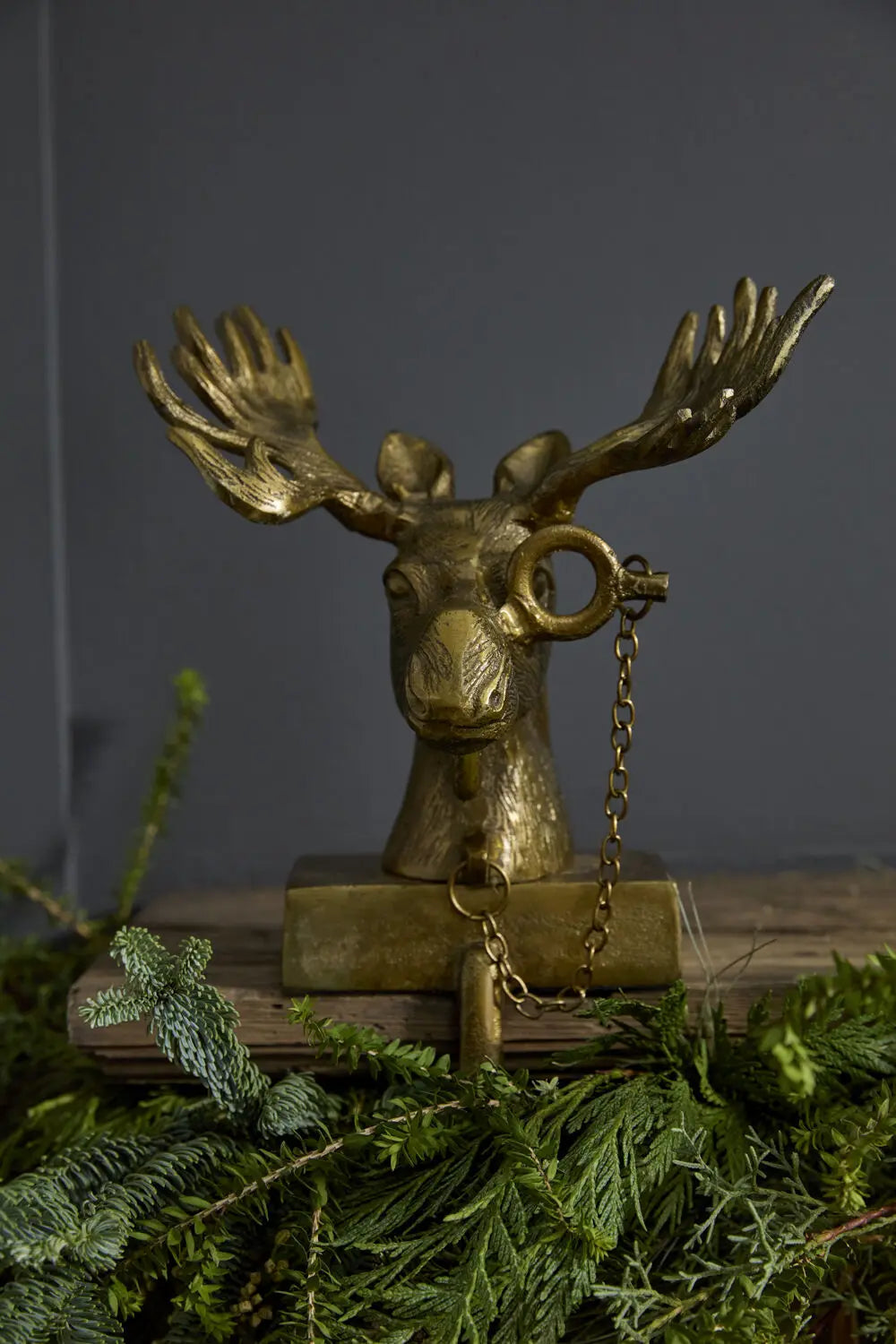 Yulemere Bronzed Aluminum Stocking Holders detail view 20