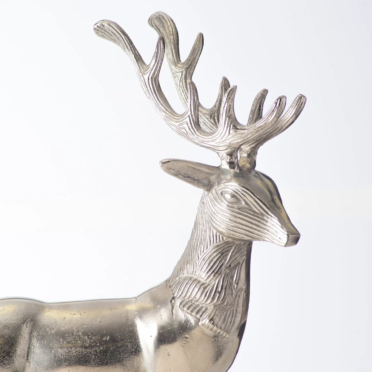 Yulemere Silver Metal Comet Reindeer Sculpture Christmas Decor detail view 4