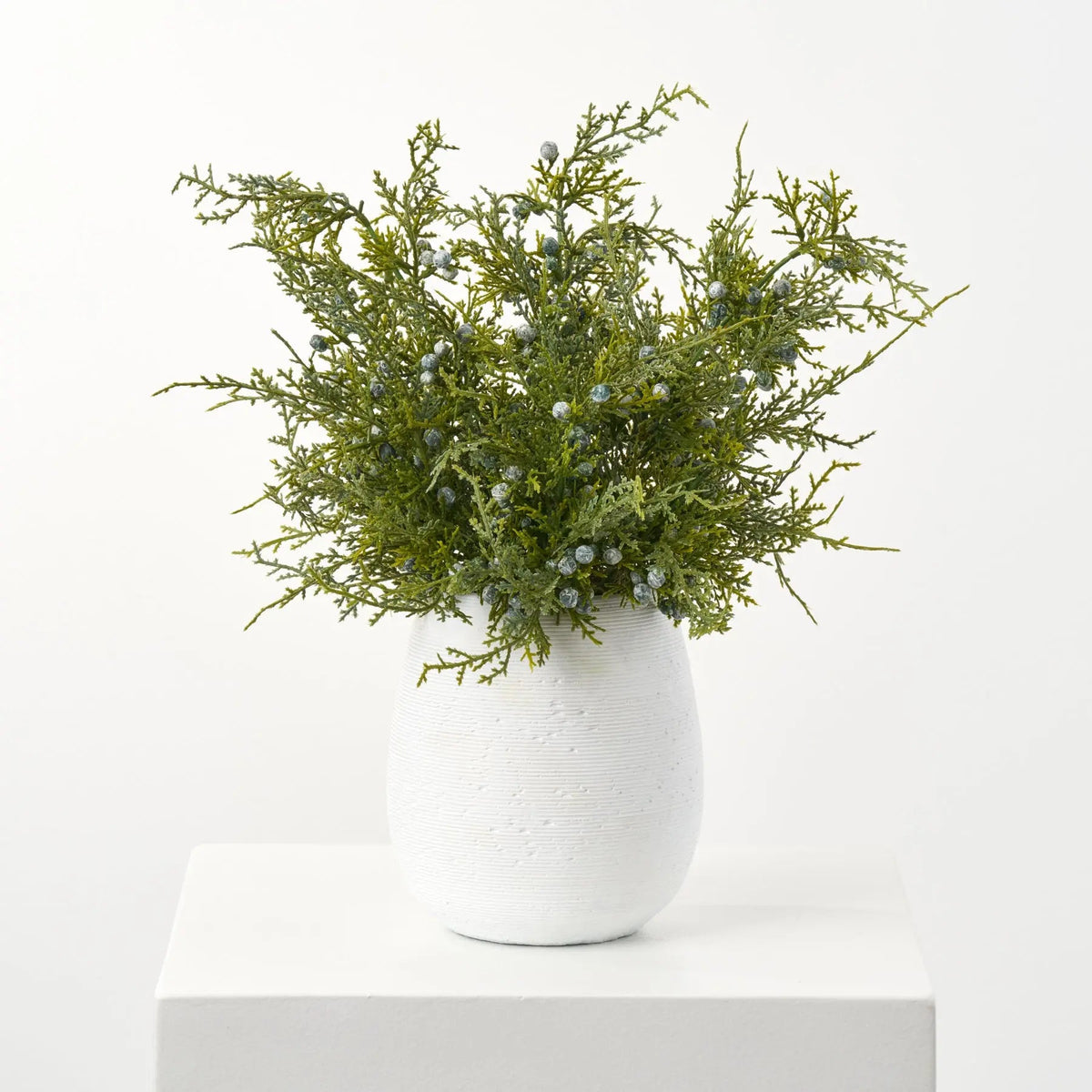 Yulemere Lifelike Juniper Berry Small Faux Topiary Bush detail view 2