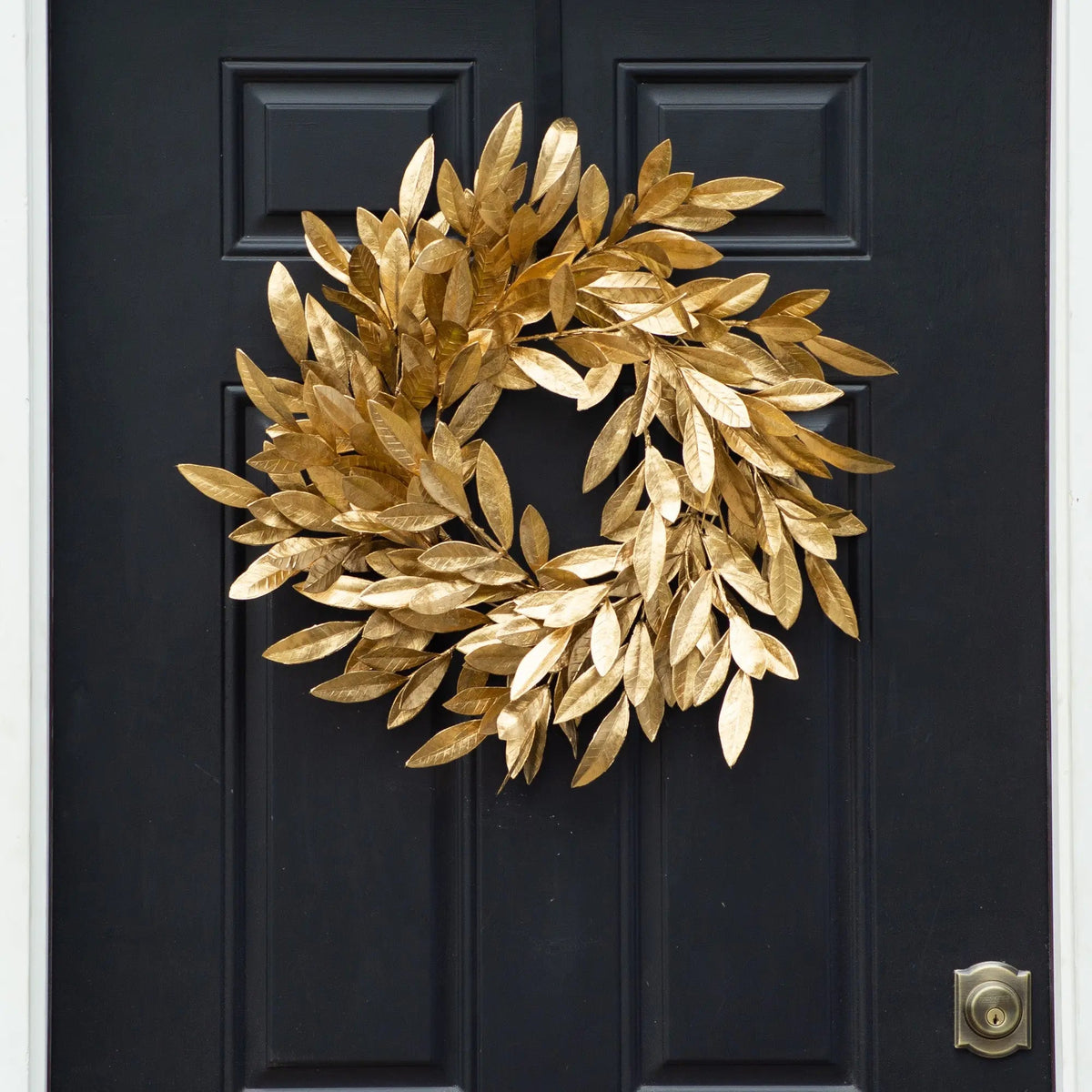 Yulemere Antiqued Gold Bay Leaf Christmas Wreath detail view 2