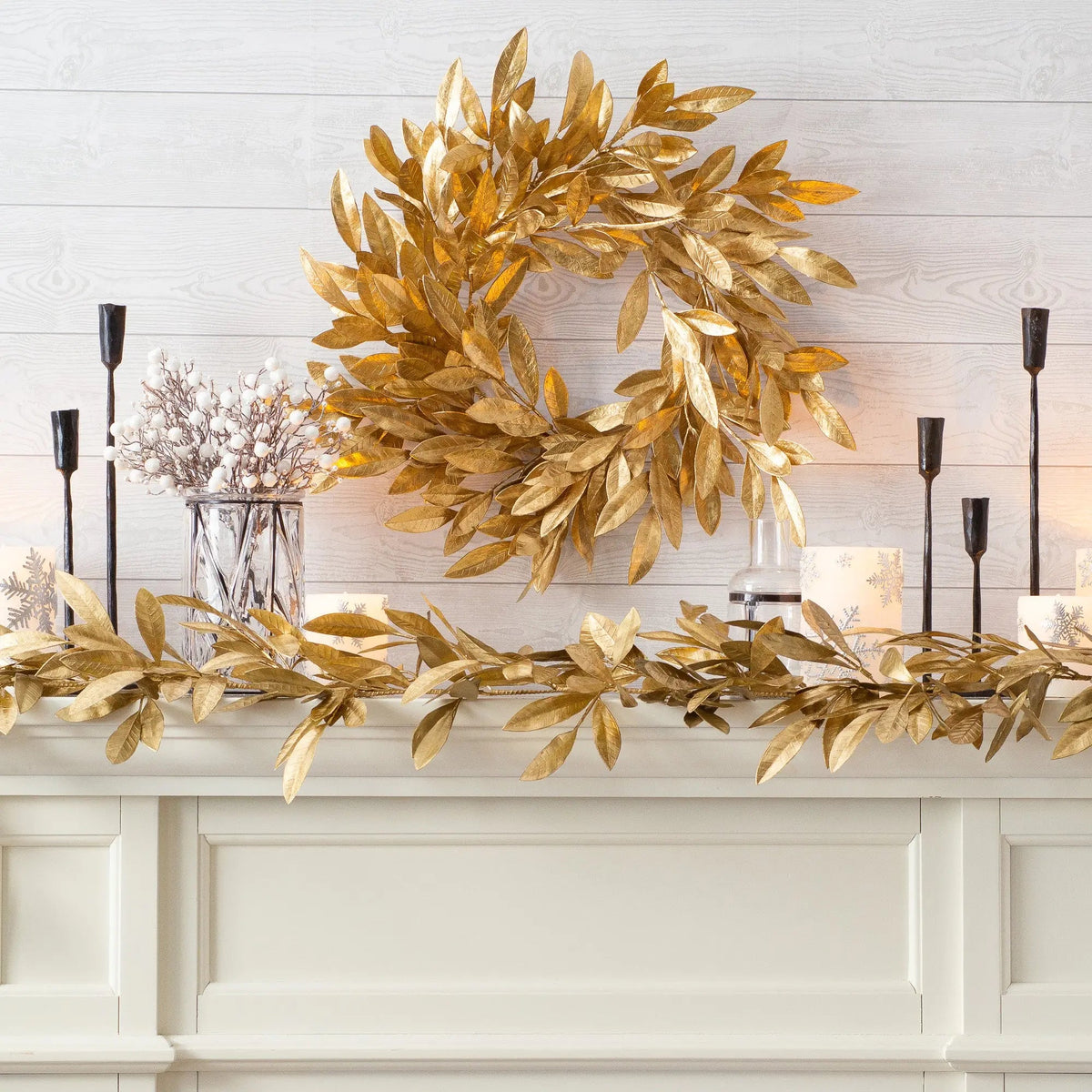 Yulemere Antiqued Gold Bay Leaf Christmas Wreath overall view