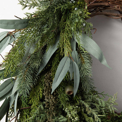 Yulemere Mixed Juniper Eucalyptus Christmas Wreath detail view 3