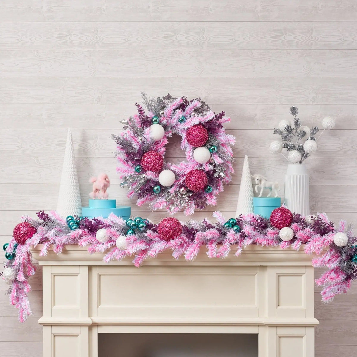 Yulemere The Dream House Glittered Metallic Pine Wreath detail view 5