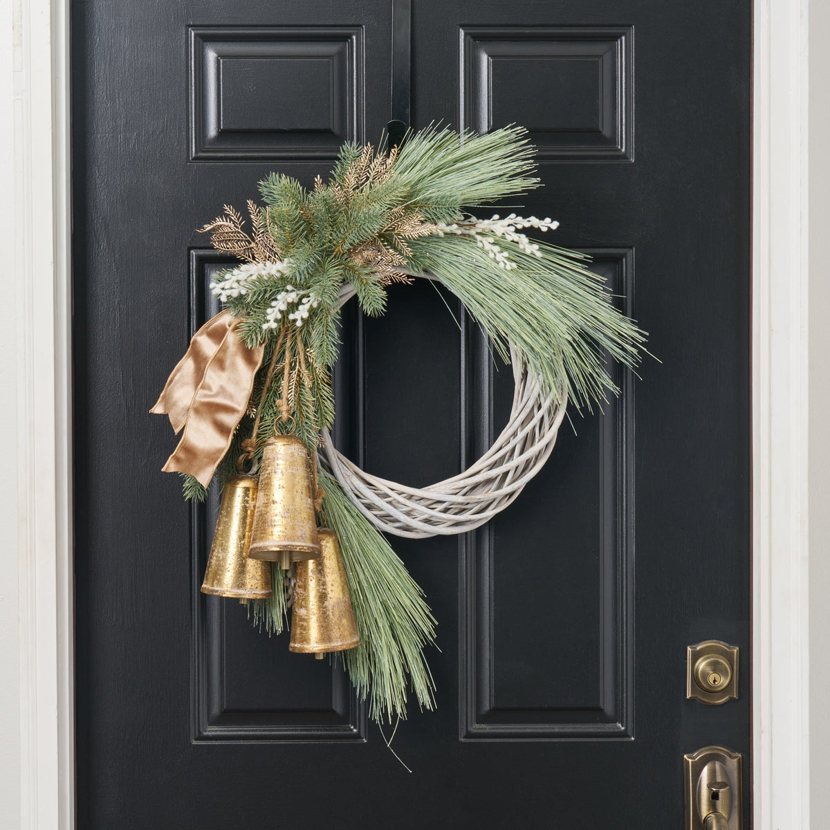 Yulemere Merry Bells Keep Ringing Christmas Wall Wreath overall view