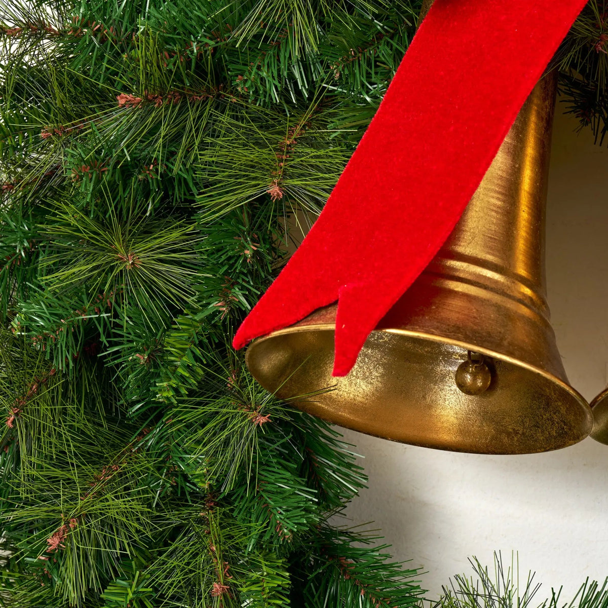 Yulemere Carol of the Bells Oversized Gold Carillon Christmas Wreath detail view 5