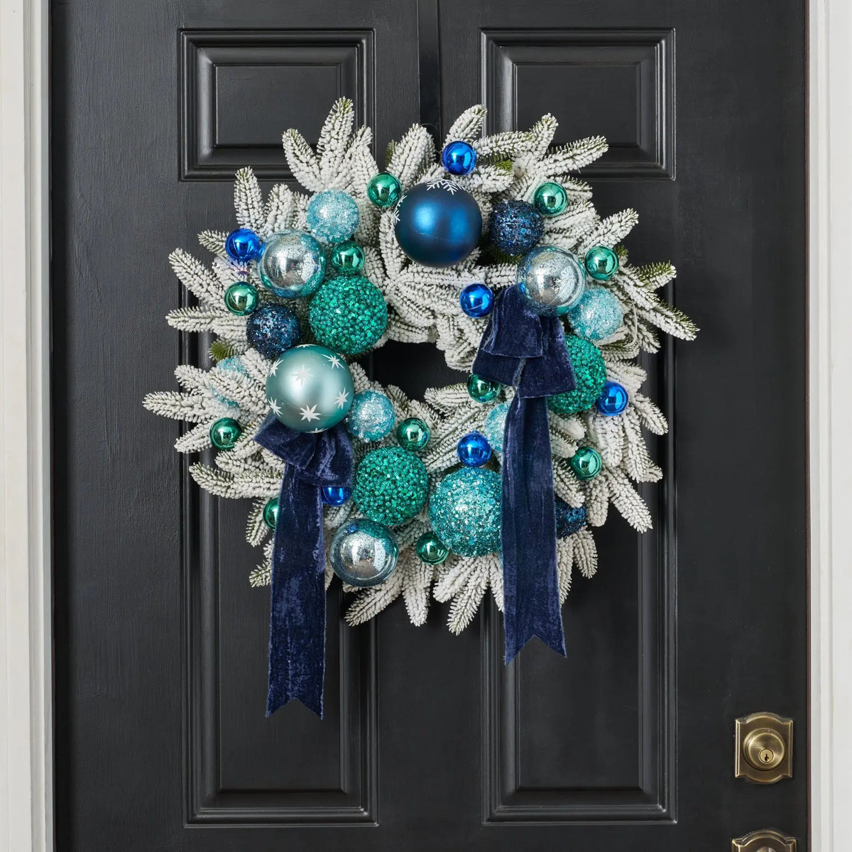 Yulemere Mixed Blue and Seafoam Sparkle Christmas Wreath detail view 2