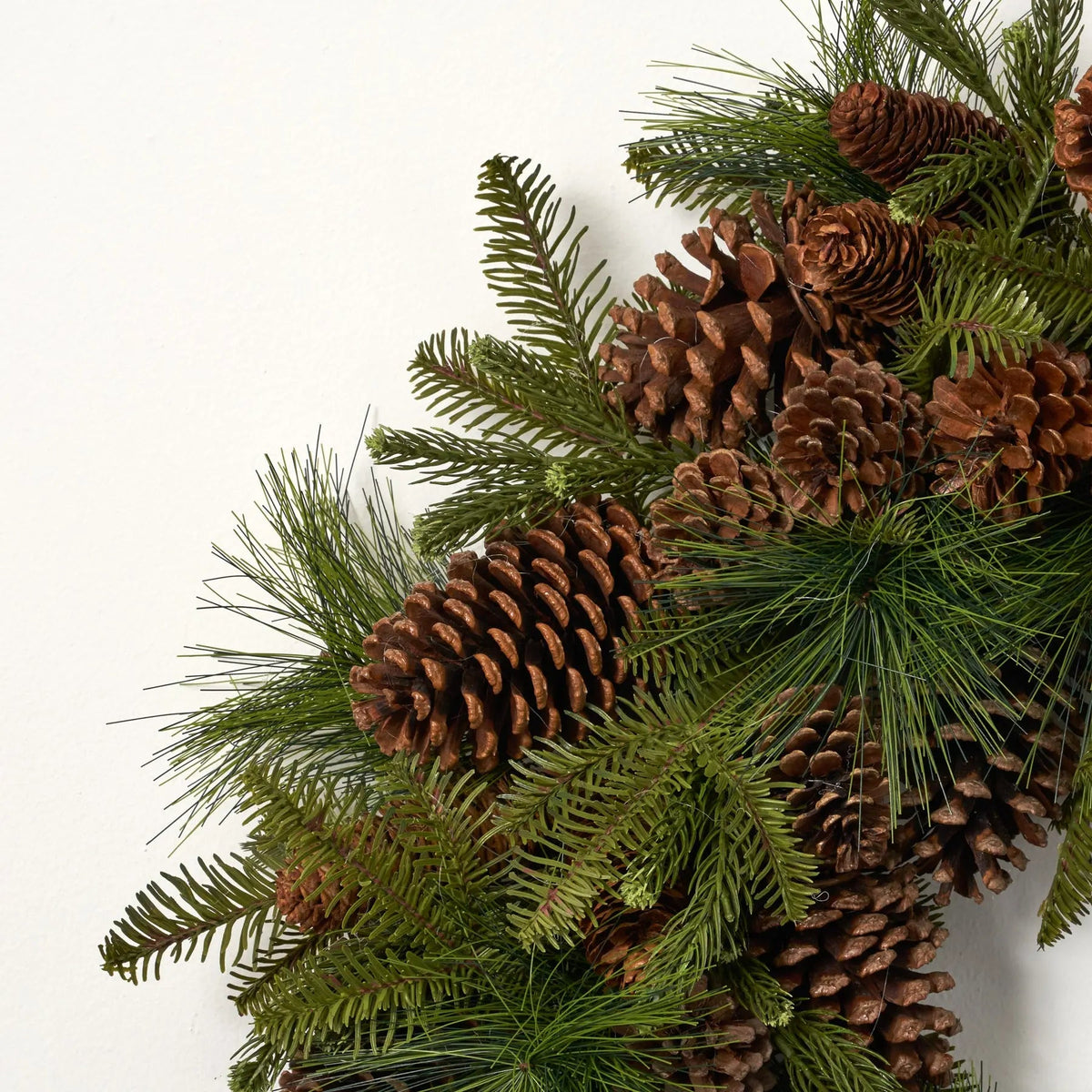 Yulemere Classic Mixed Pine with Pinecones Christmas Wreath detail view 2