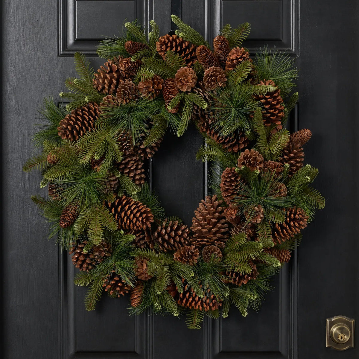 Yulemere Classic Mixed Pine with Pinecones Christmas Wreath detail view 3