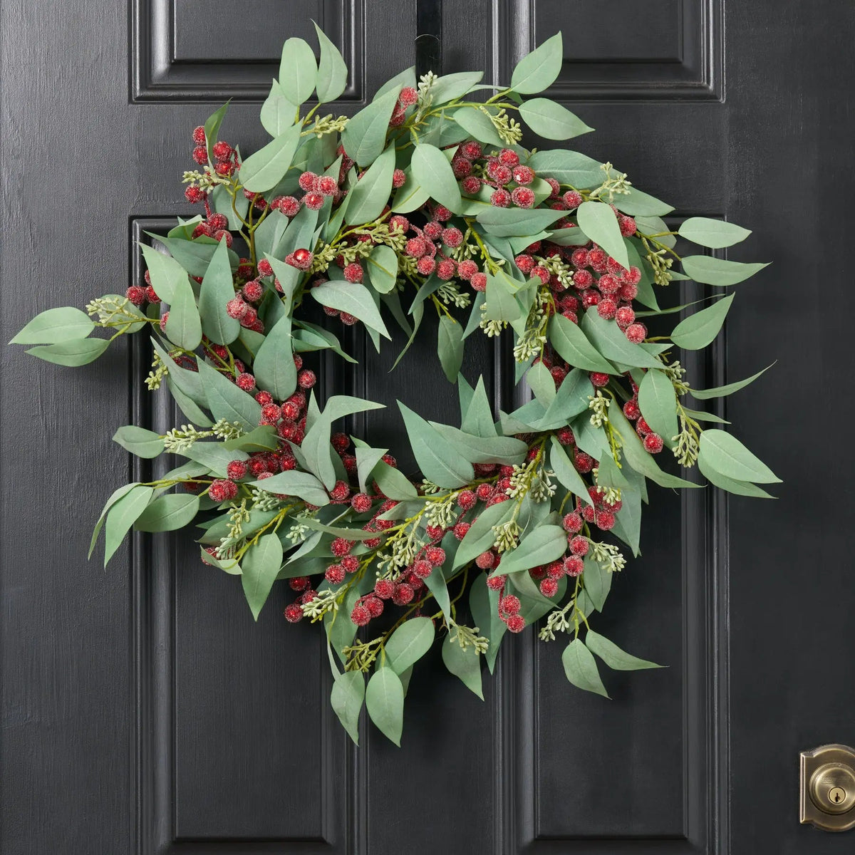 Yulemere Seeding Needle Leaf Christmas Wreath overall view