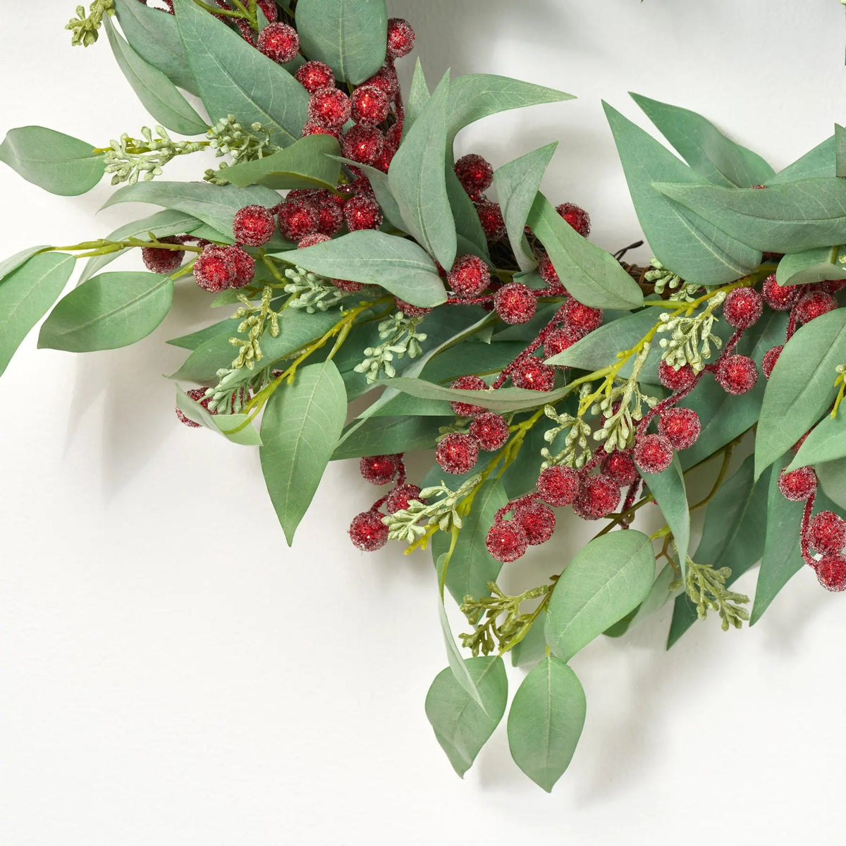 Yulemere Seeding Needle Leaf Christmas Wreath detail view 2