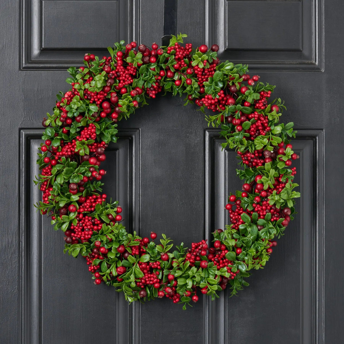 Yulemere Lifelike Green Boxwood and Mixed Red Berry Christmas Wreath detail view 2