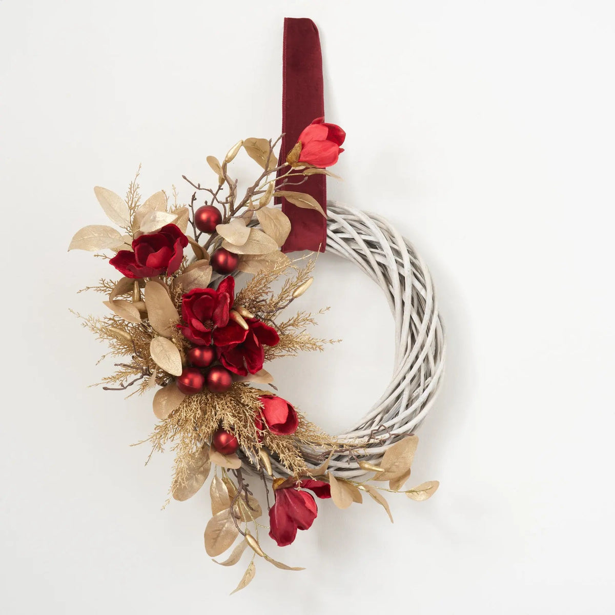 Yulemere Real Touch Wine Magnolia and Gold Cedar Christmas Wreath detail view 3