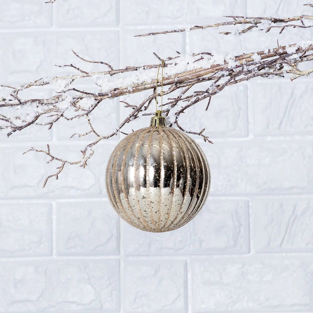 Yulemere champagne gold glitter mercury look ornament set detail view 2