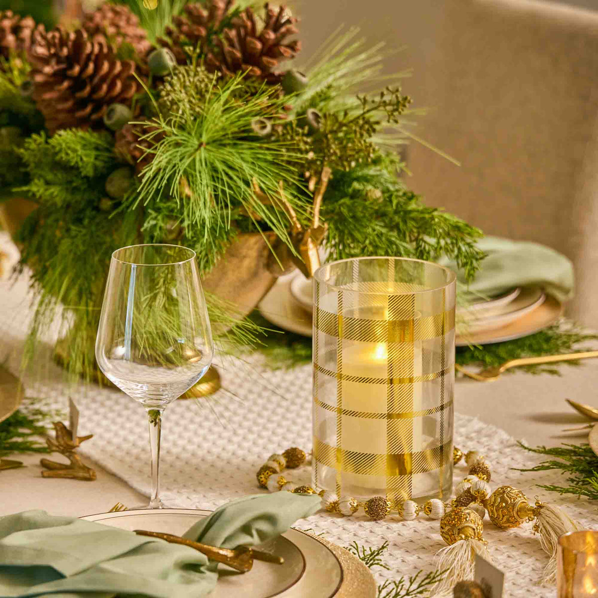 Yulemere Gold Plaid Pattern Embossed Clear Glass Holiday Vase Cylinder detail view 2