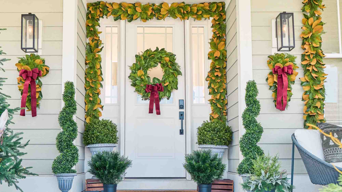 Yulemere Real Touch Magnolia Leaf and Cedar Christmas Garland detail view 5