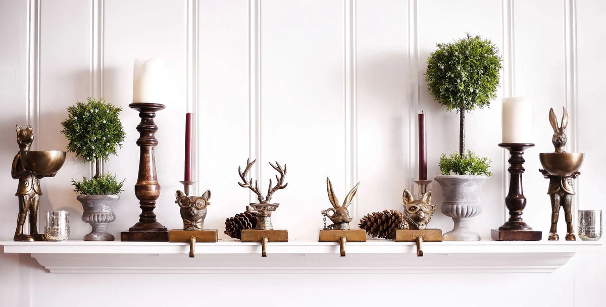 Yulemere Bronzed Aluminum Stocking Holders overall view