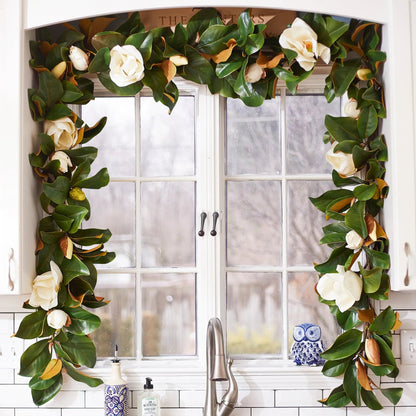 Yulemere Real Touch Magnolia Christmas Garland White detail view 4