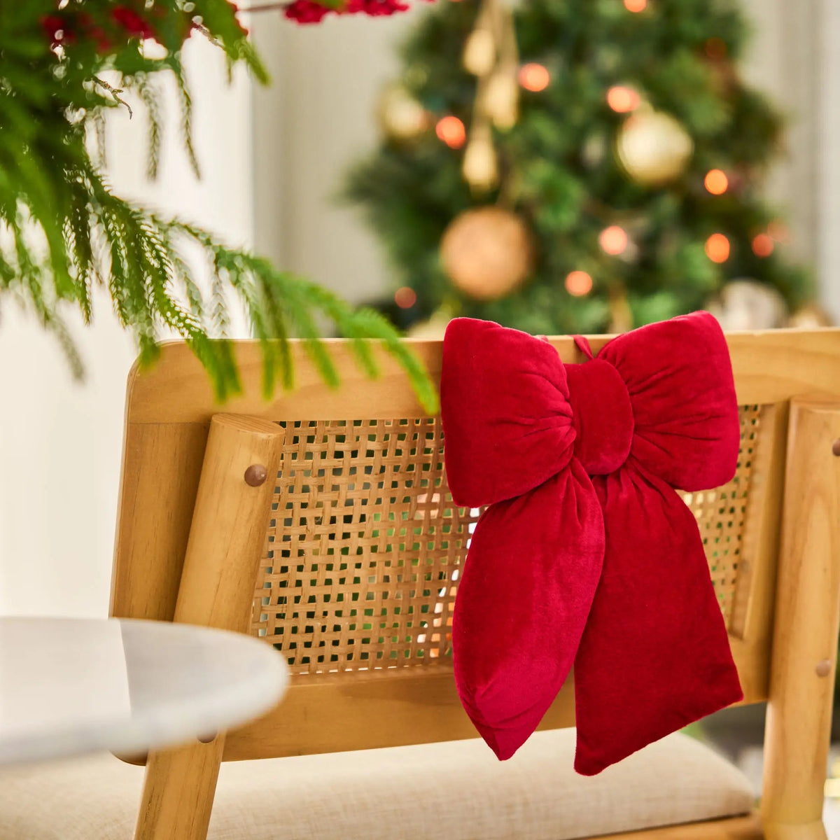 Yulemere Red Velvet Puffed Pillow Christmas Bow overall view
