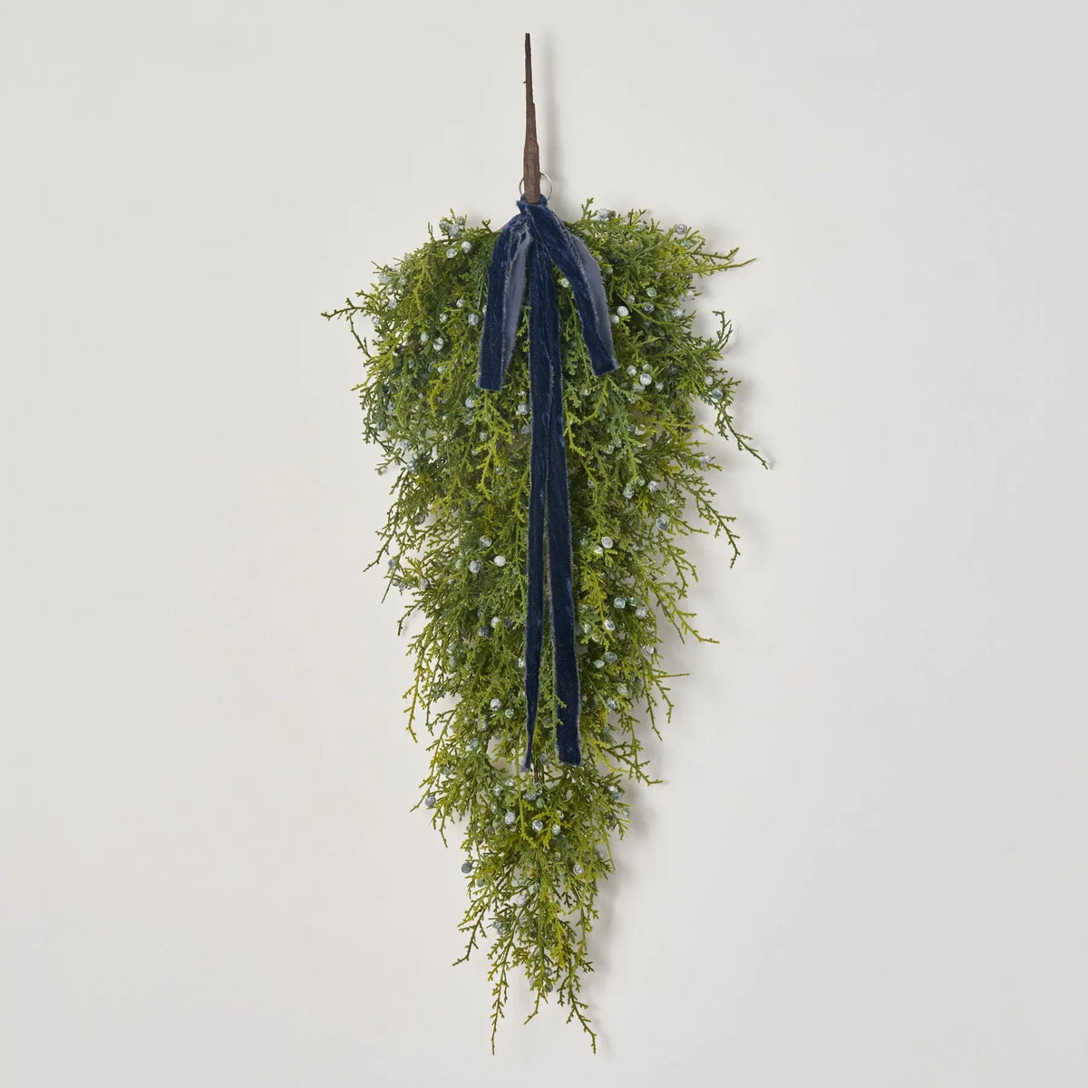 Yulemere Seeding Winter Juniper Berry Greenery Classic Christmas Swag detail view 6