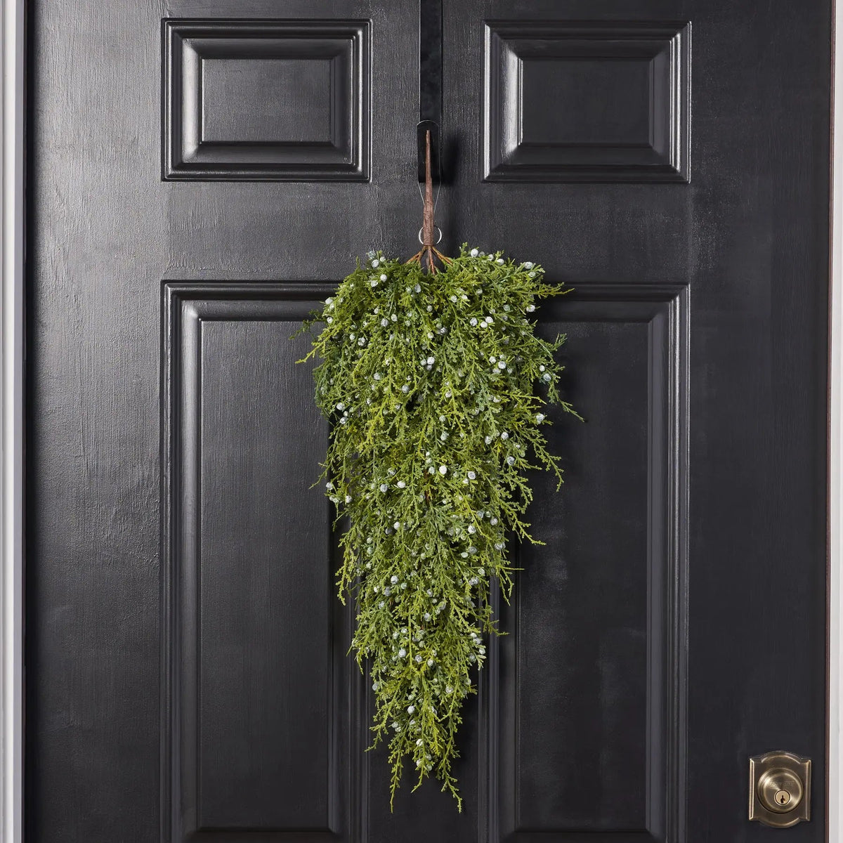 Yulemere Seeding Winter Juniper Berry Greenery Classic Christmas Swag detail view 4