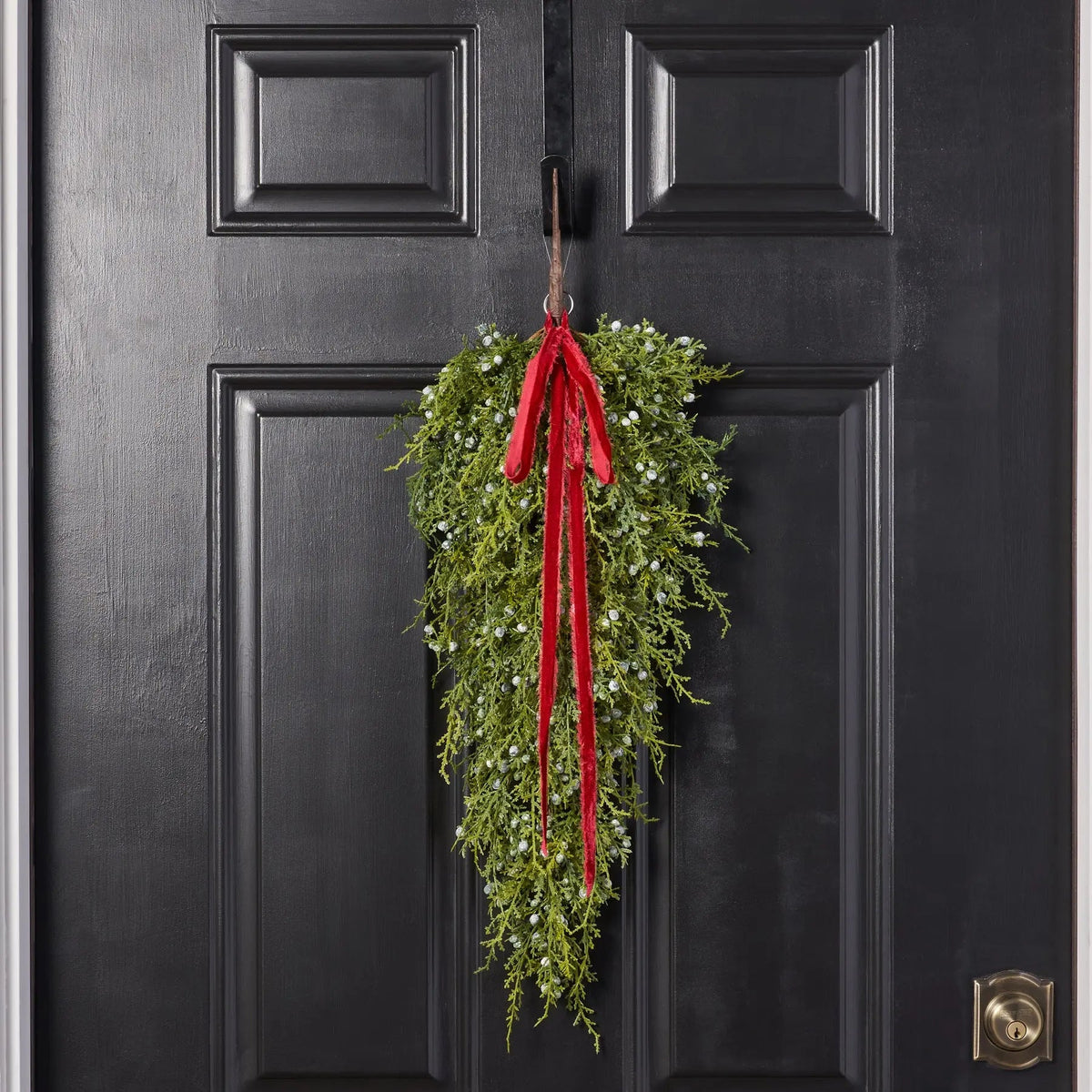 Yulemere Seeding Winter Juniper Berry Greenery Classic Christmas Swag detail view 5