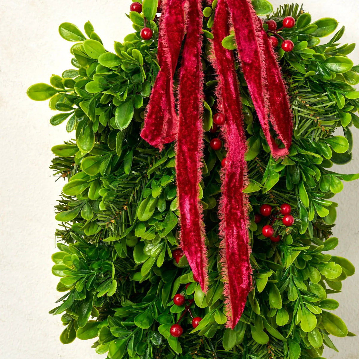 Yulemere Christmas Berry and Boxwood Hanging Mini Swag detail view 2