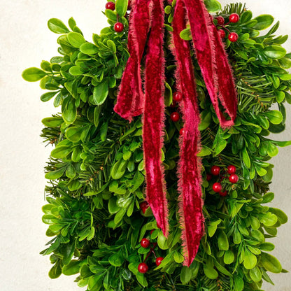 Yulemere Christmas Berry and Boxwood Hanging Mini Swag detail view 2