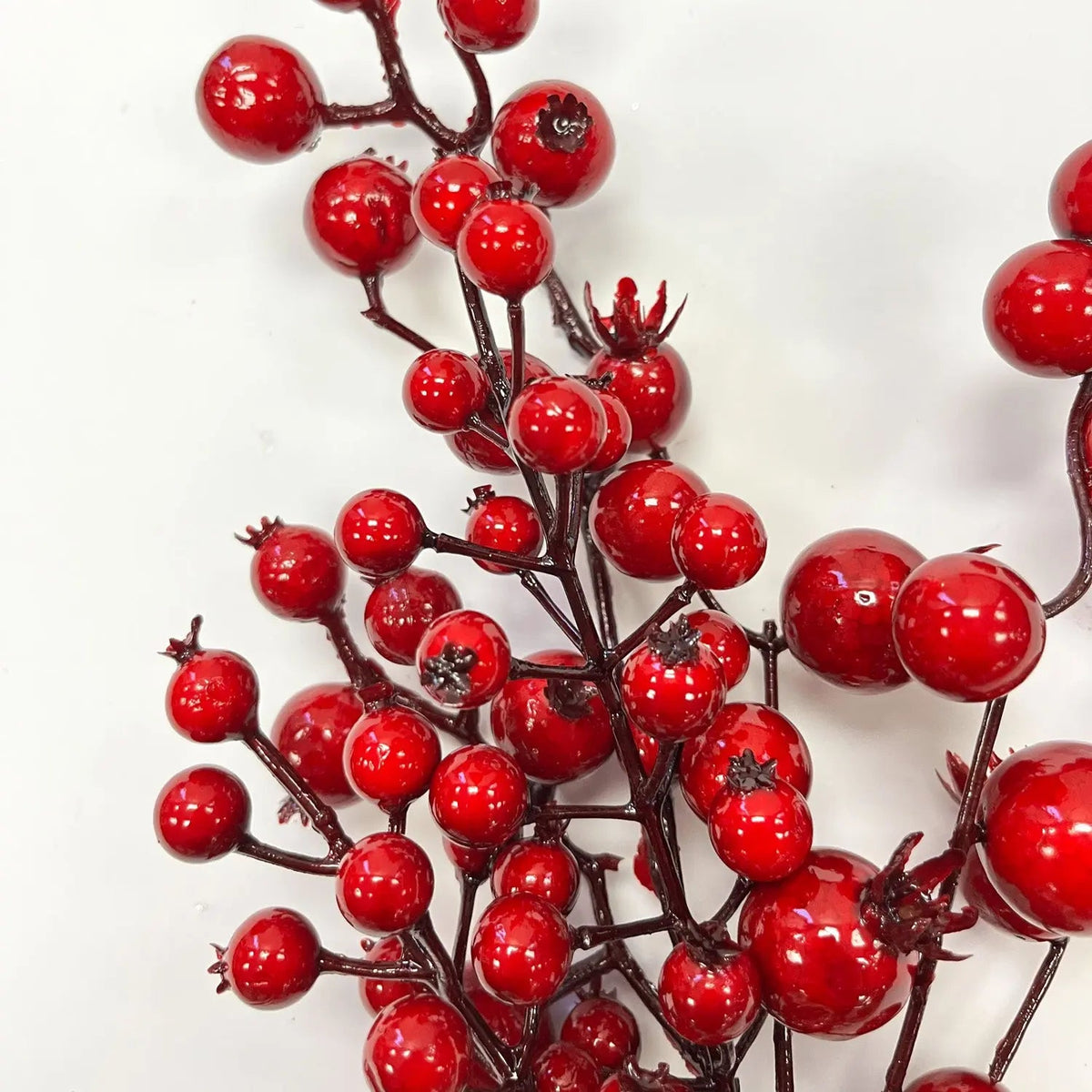 Yulemere Waterproof Red Mixed Berry Crabapple Winter Spray detail view 2