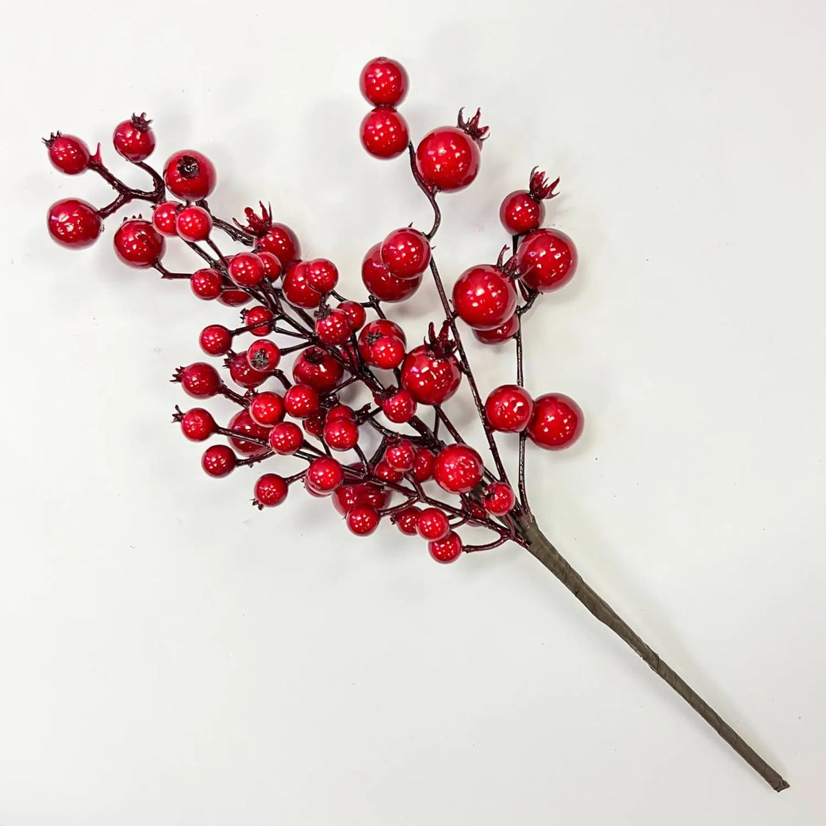 Yulemere Waterproof Red Mixed Berry Crabapple Winter Spray overall view