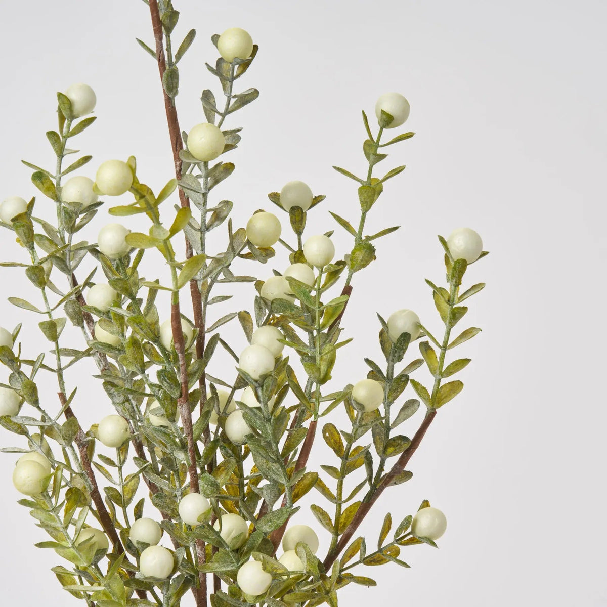 Yulemere Lifelike Cream Winterberry and Boxwood Winter Holiday Stem detail view 2