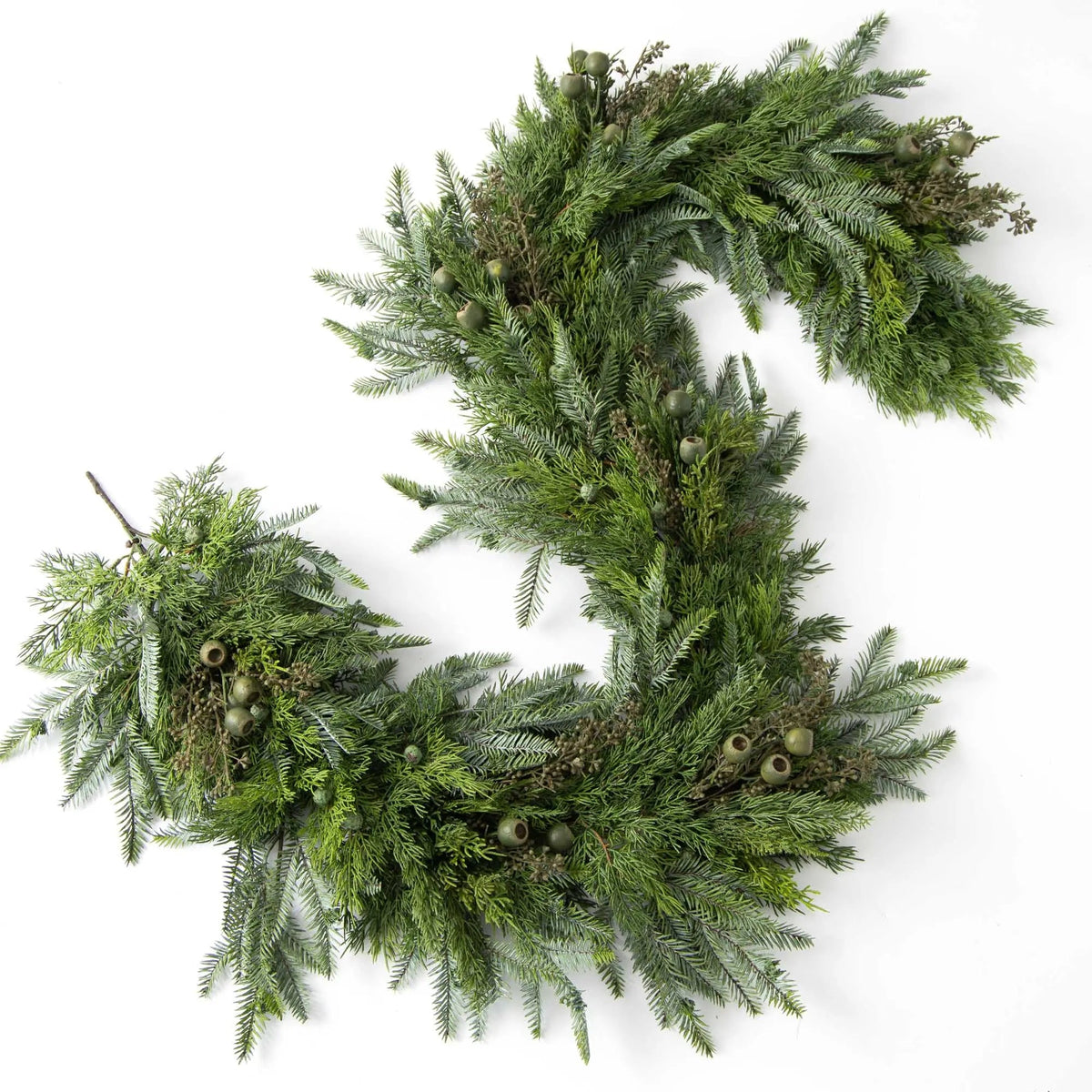 Yulemere Real Touch Mixed Juniper and Eucalyptus Christmas Garland detail view 3