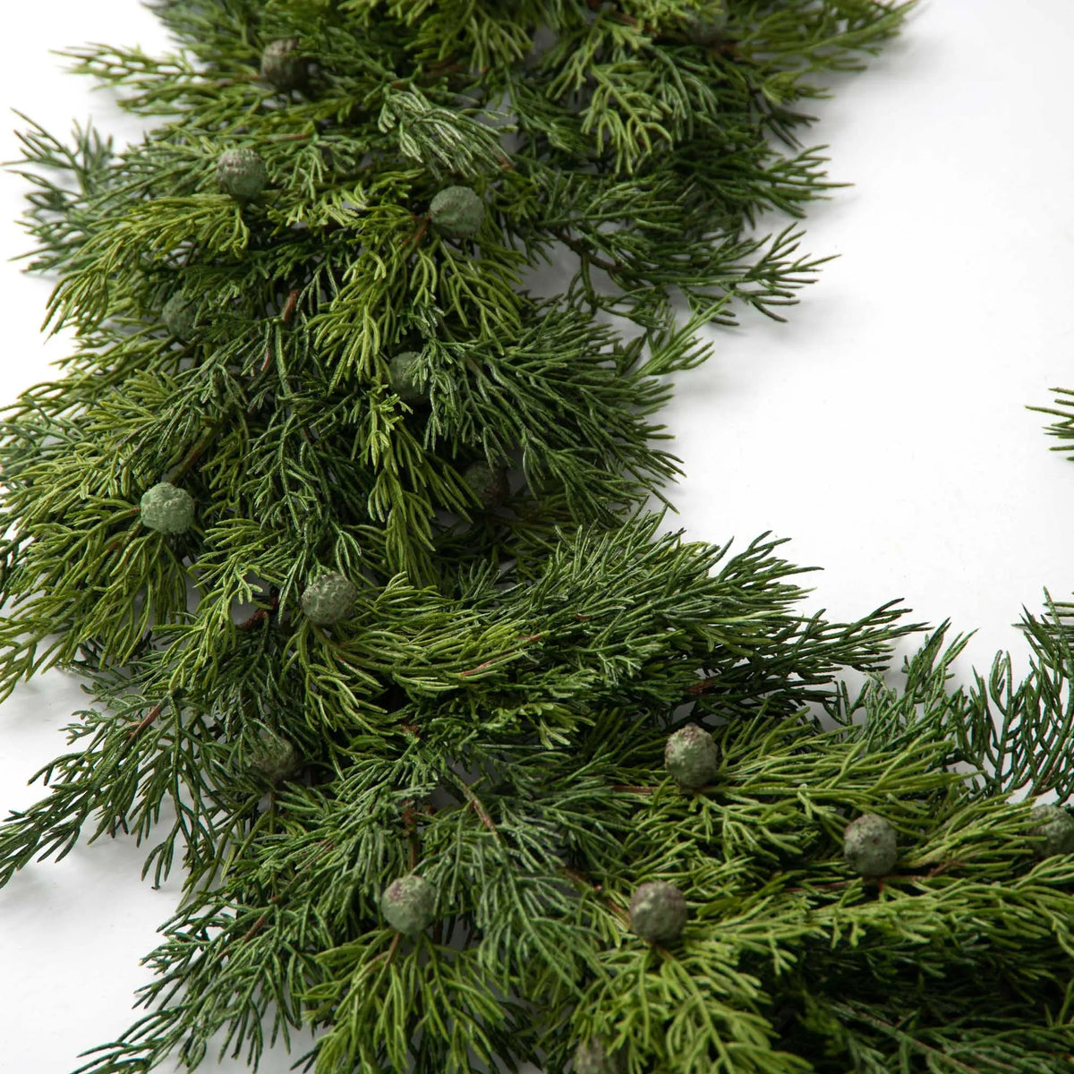 Yulemere Real Touch Seeding Juniper Christmas Garland 6 Ft overall view