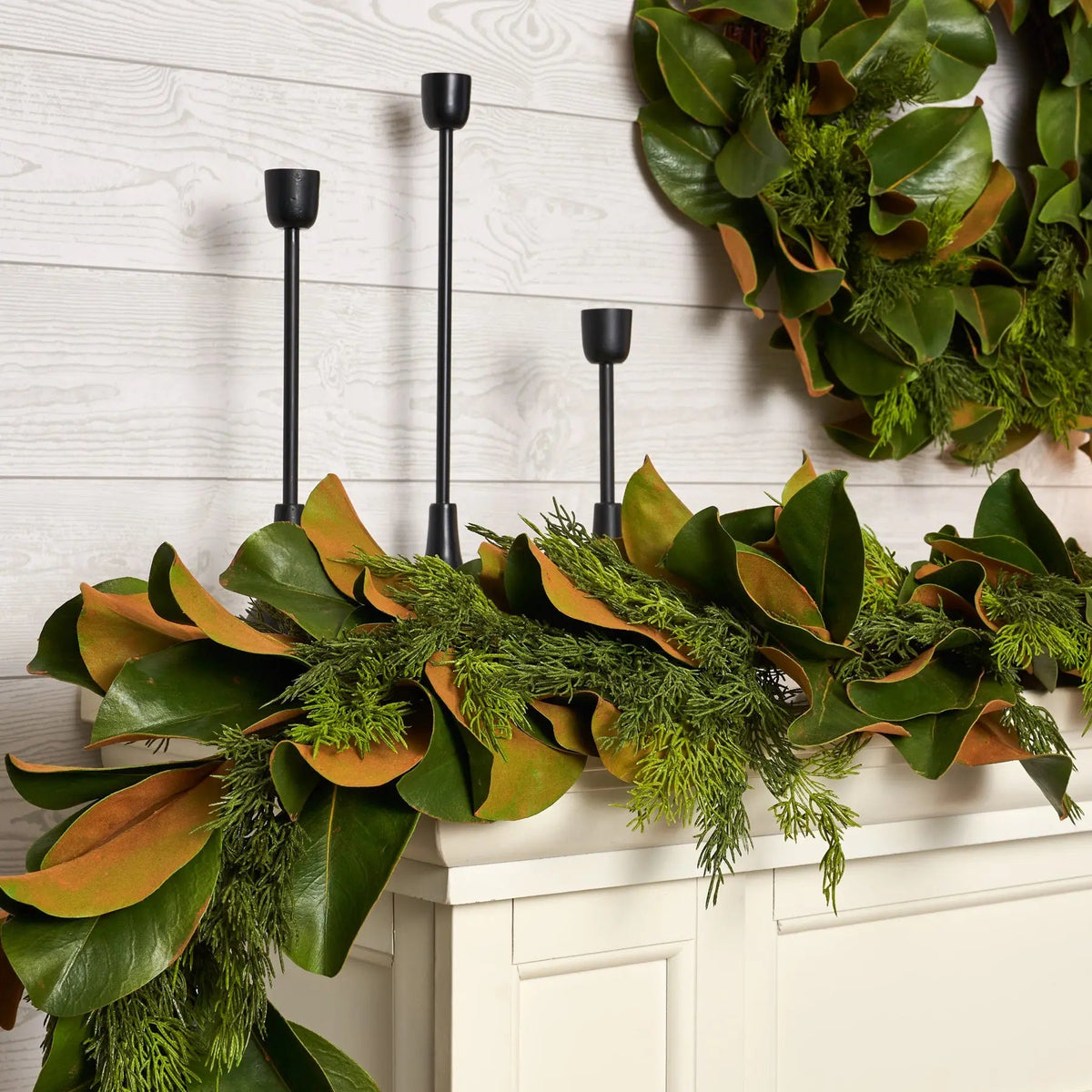Yulemere Real Touch Magnolia Leaf and Cedar Christmas Garland detail view 4