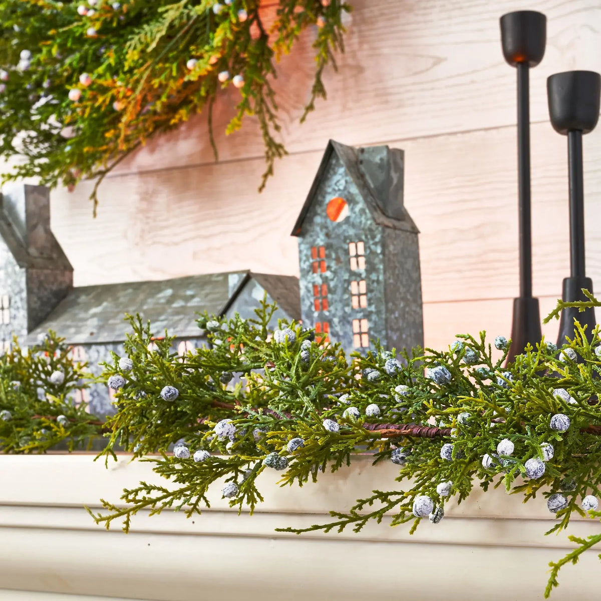 Yulemere Real Touch Seeding Juniper Berry Classic Christmas Garland detail view 4