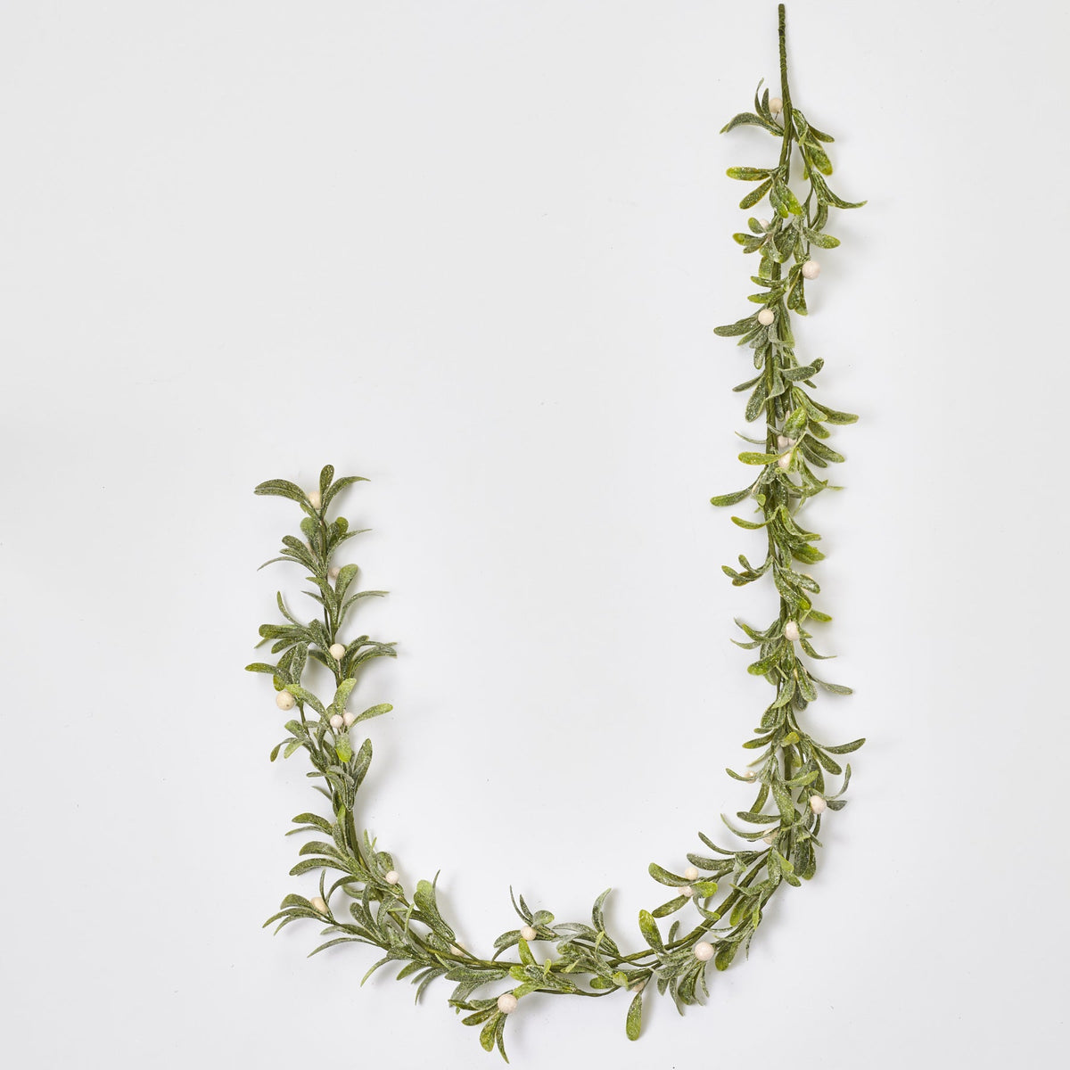 Yulemere Frosty Mistletoe and White Berry Garland Table Runner overall view