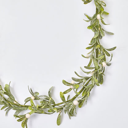 Yulemere Frosty Mistletoe and White Berry Garland Table Runner detail view 2