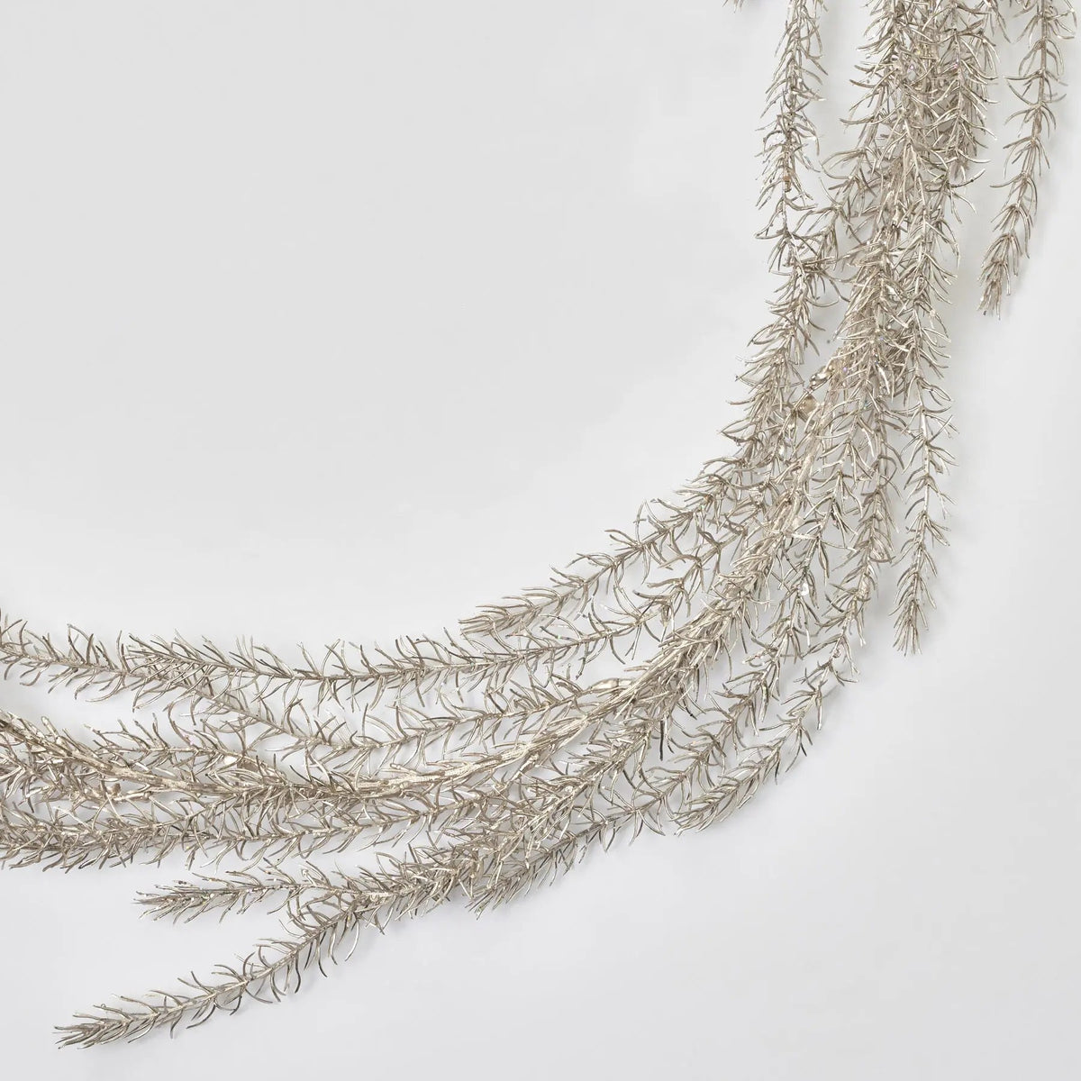 Yulemere Shimmering Metallic Champagne Gold Glitter Christmas Garland detail view 2