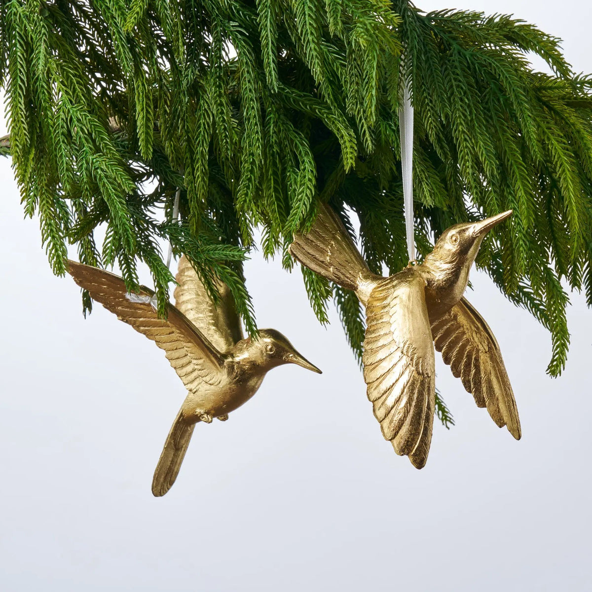Yulemere Pair of Gold Resin Hummingbird Ornaments Set overall view