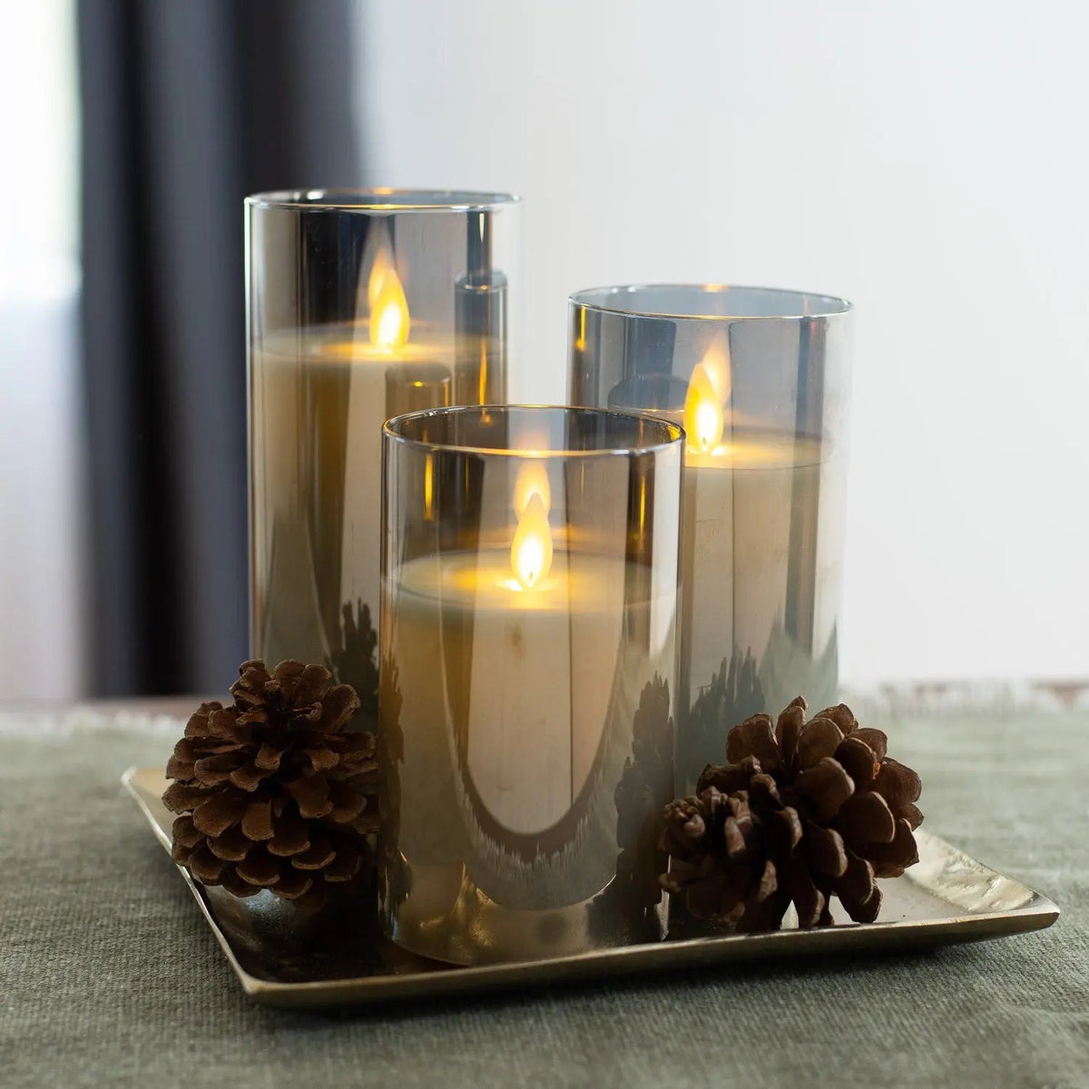 Yulemere Rechargeable Moving Flameless LED Smokey Candle detail view 2