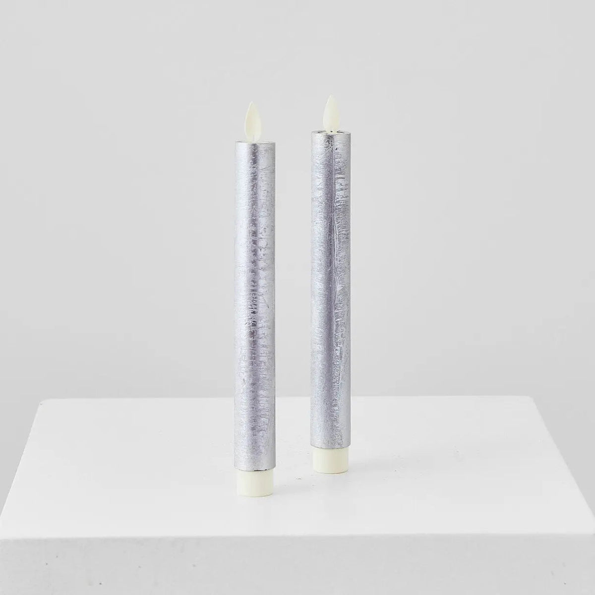 Yulemere Moving Flameless LED Silver 9 Inch Taper Candles detail view 2