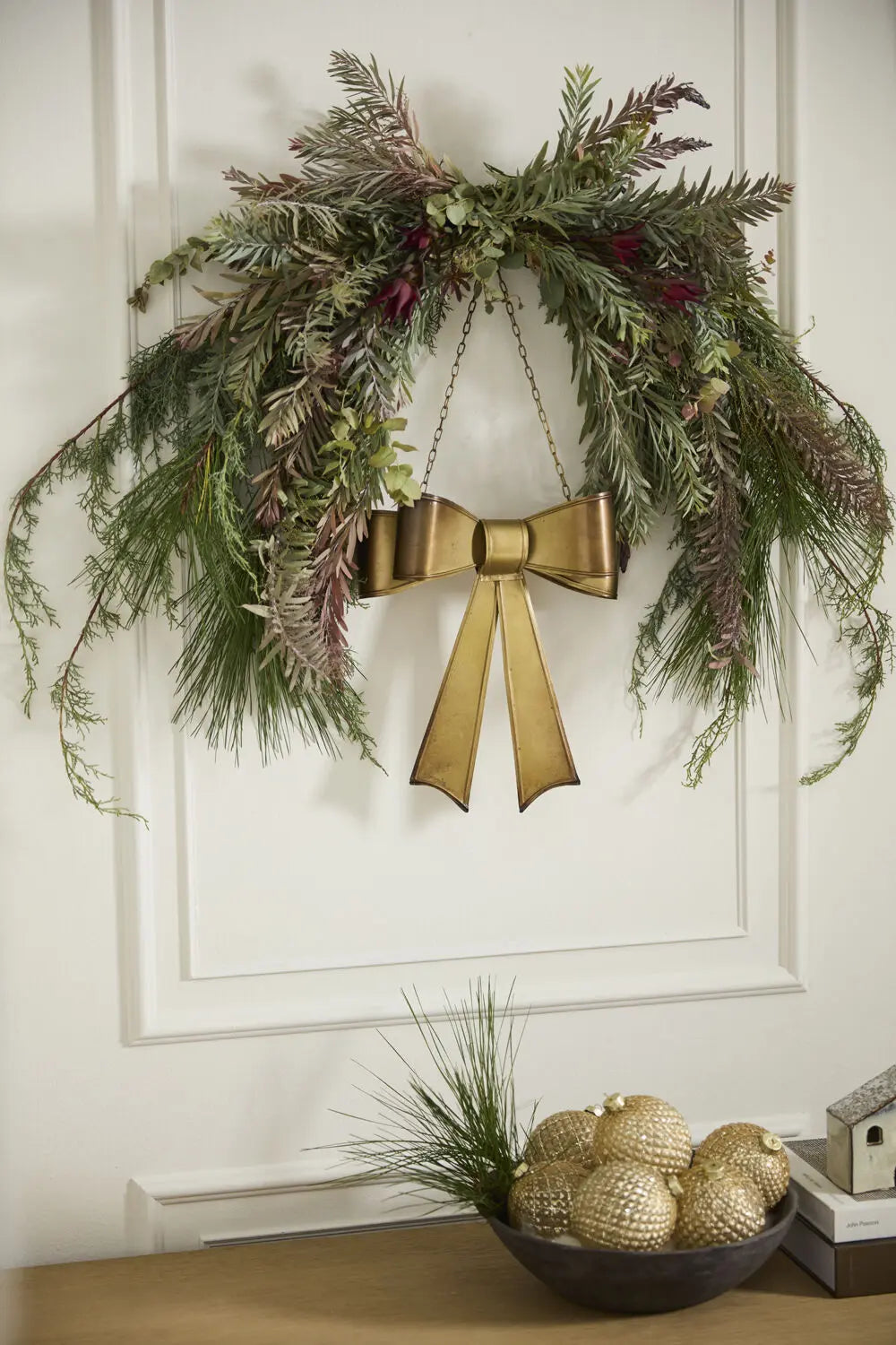 Yulemere Gold Metal Christmas Bow Hanging Decor detail view 3