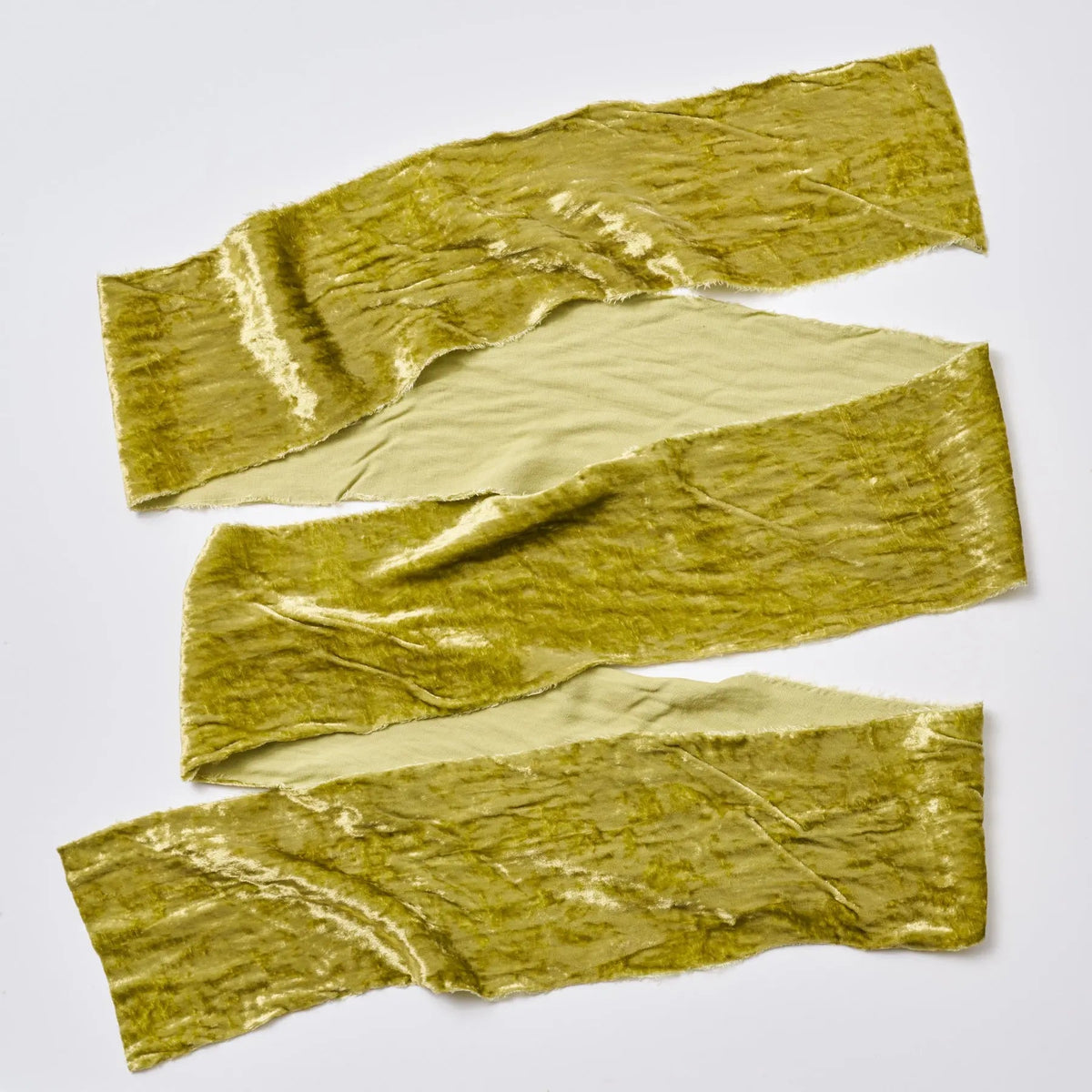 Yulemere Moss Green Raw Edge Frayed Wide Velvet Ribbon detail view 2