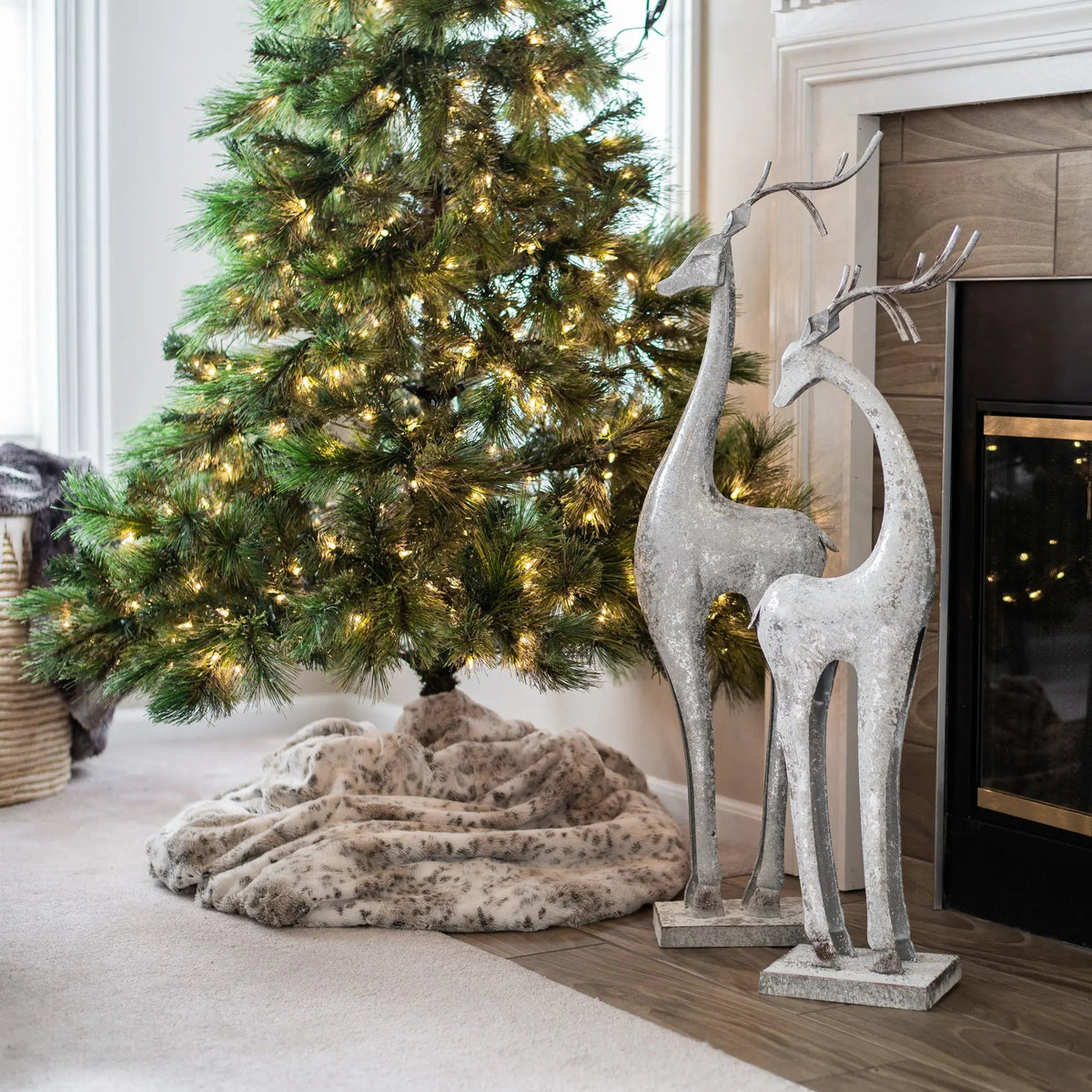 Yulemere Large Silver Distressed Metal Slender Deer Statue detail view 2